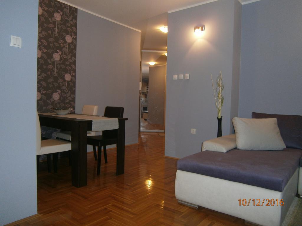 Apartment Azzuro Novi Sad Exterior foto